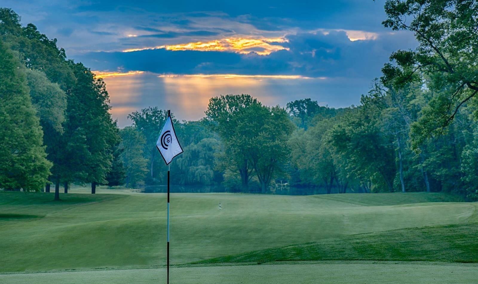 _LBCC_8th_Green_over_pond